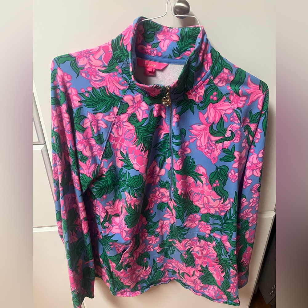 Excellent condition XL Lilly Pullover